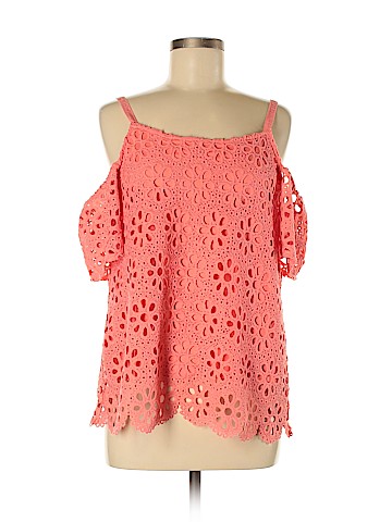 Nike Short Sleeve Top (view 1)