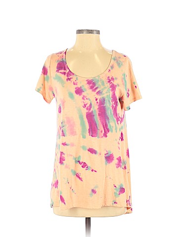 Lularoe Short Sleeve T-Shirt (view 1)