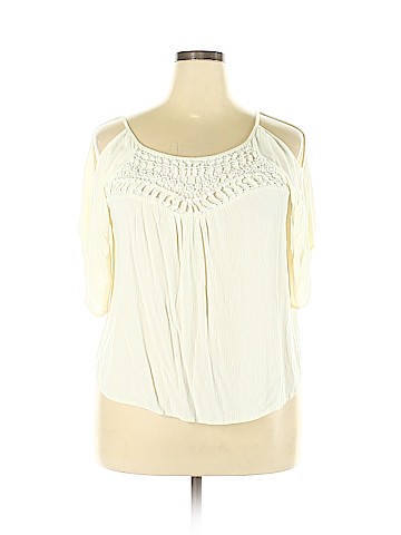 Xhilaration 3/4 Sleeve Blouse (view 1)