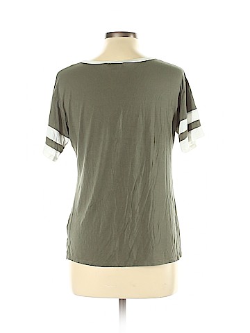 Charlotte Russe Short Sleeve T-Shirt (view 2)