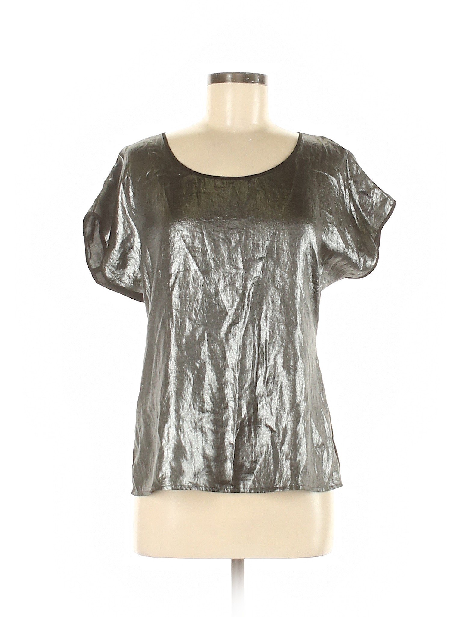 silver short sleeve shirt