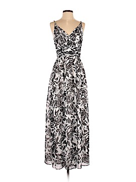 White House Black Market Size 2