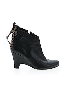 BOSS by HUGO BOSS Size 39 eur