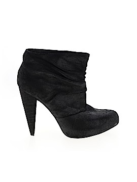 Elizabeth and James Size 10 1/2