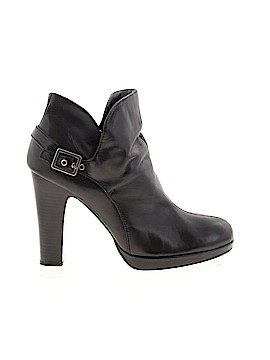 Simply Vera Vera Wang Size 8 1/2