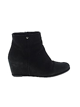 Stuart Weitzman Size 8 1/2