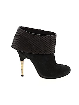 Elizabeth and James Size 7 1/2