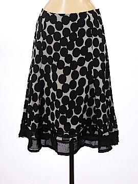 White House Black Market Size 2