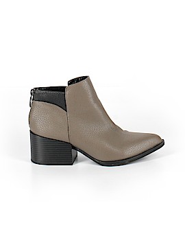 Simply Vera Vera Wang Size 8 1/2