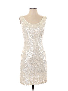 White House Black Market Size 00