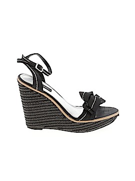 White House Black Market Size 6 1/2