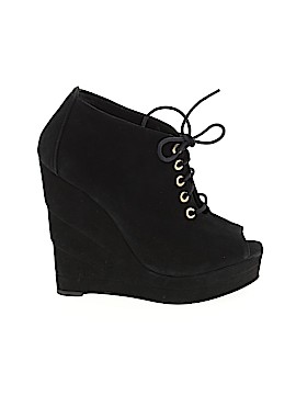 Diane von Furstenberg Size 7 1/2