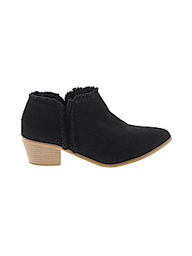 Journee Collection Size 8 1/2