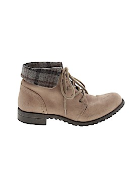 Cliffs by White Mountain Size 8 1/2