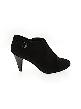 Comfort Plus by Predictions Size 7 1/2