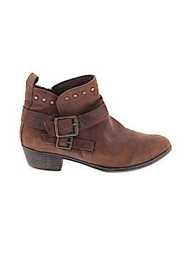 a.n.a. A New Approach Size 7 1/2