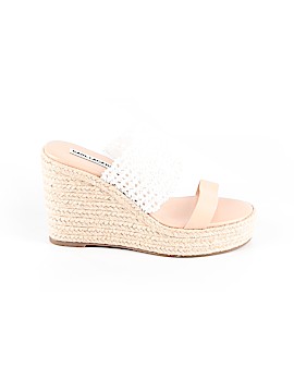 Karl Lagerfeld Paris Size 7 1/2