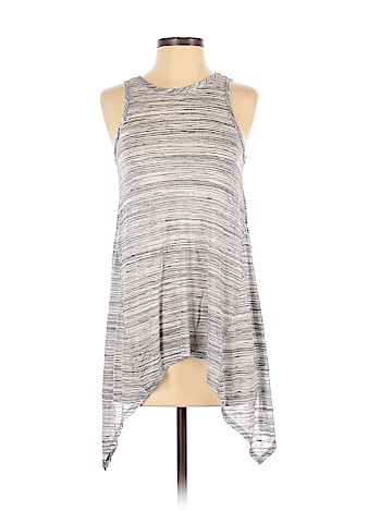 Casual Couture By Green Envelope Tank Top - front