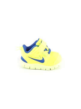 Boys Shoes New Used On Sale Up To 90 Off Thredup - jeans with baby blue nike shoes roblox