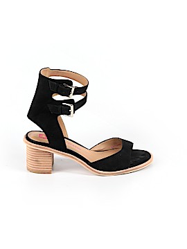 Elaine Turner Size 7 1/2