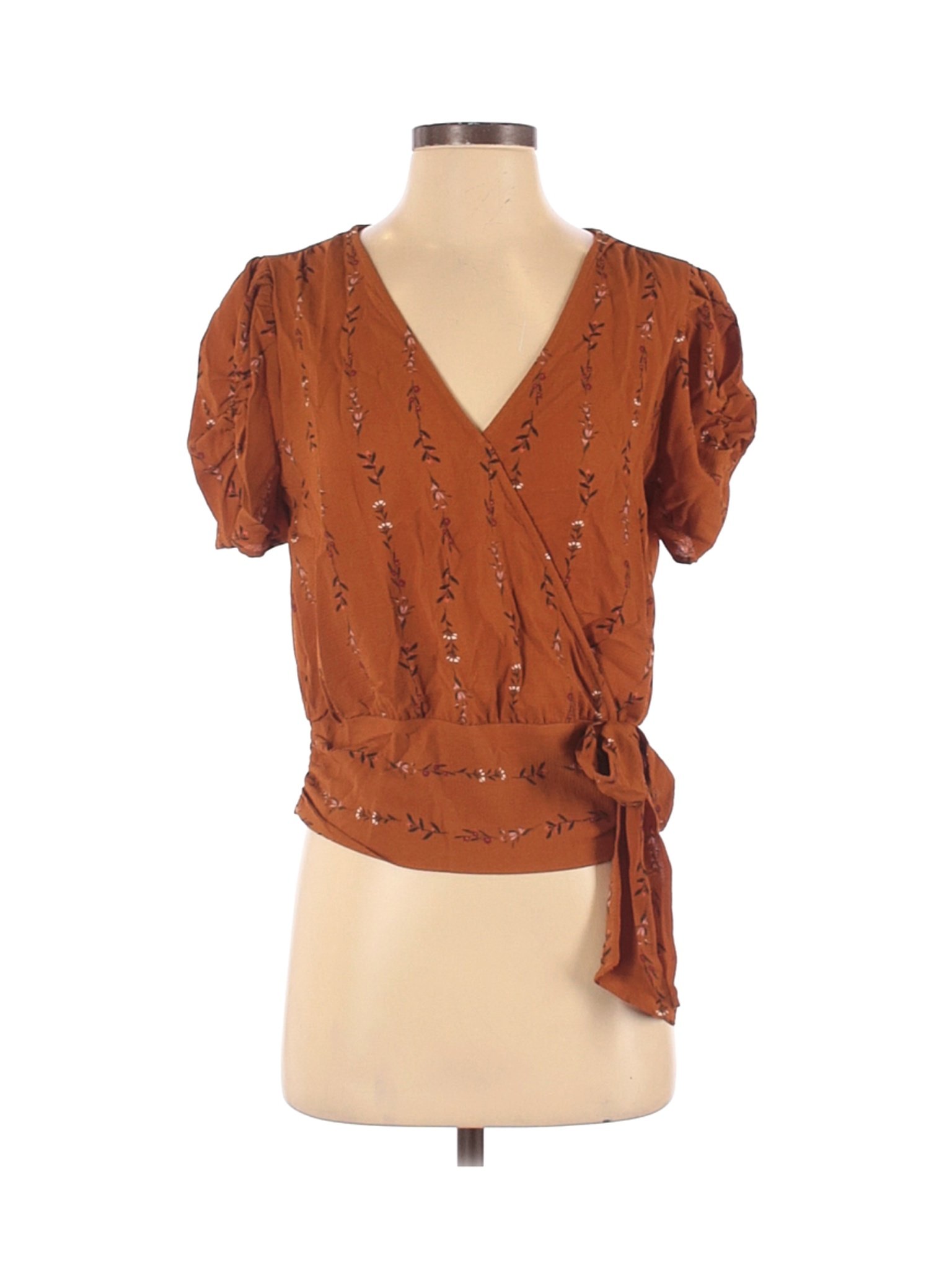 brown short sleeve blouse