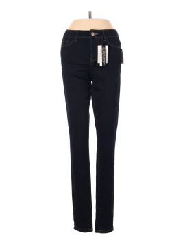 miss poured in blue pants