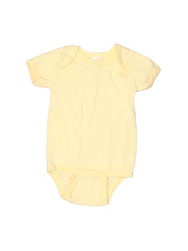 Wee Essentials Short Sleeve Onesie (view 1)