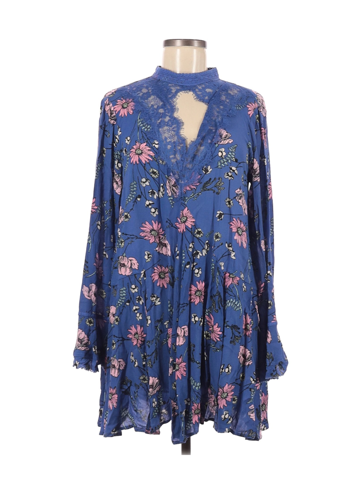 Lulus 100 Rayon Floral Blue Casual Dress Size M 71 Off Thredup