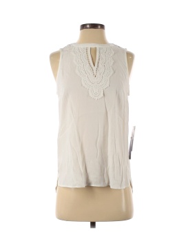 pale sky quin keyhole crochet top