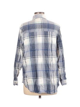 Universal Thread Long Sleeve Button-Down Shirt (view 2)