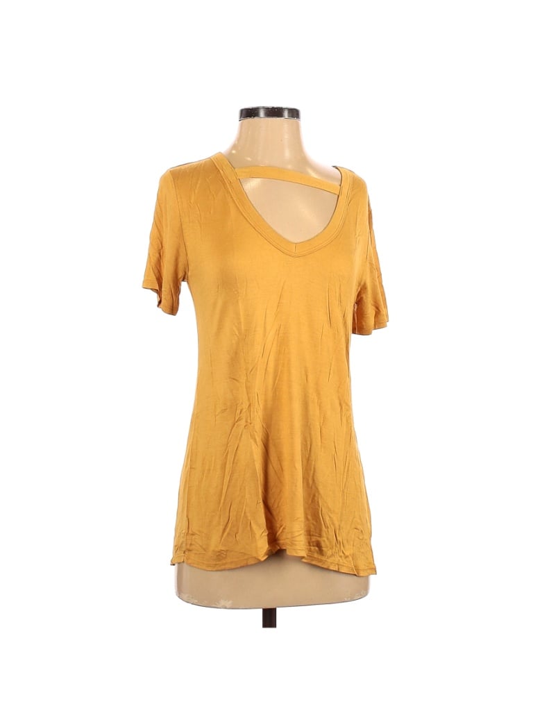 Click to view more detailed imagery on our partner's website Pre-owned Socialite Short Sleeve Top Yellow Keyhole Neckline Tops