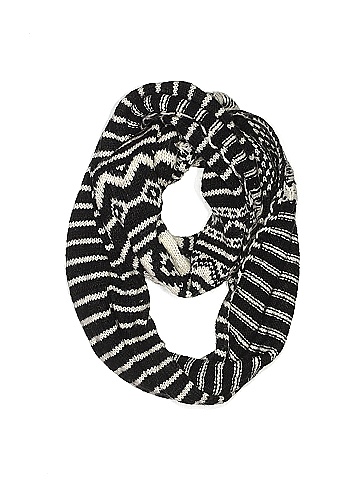Hollister Scarf (view 1)