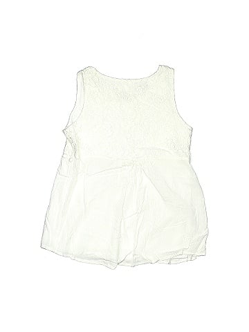 me. n .u Sleeveless Blouse (view 2)