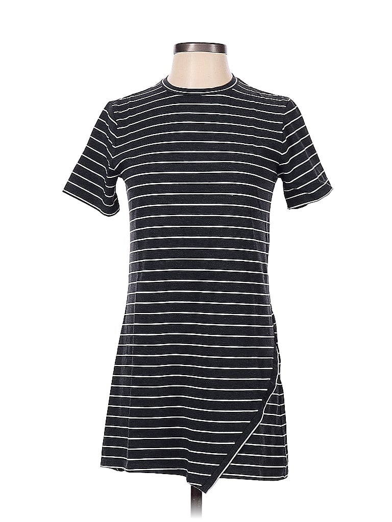 Click to view more detailed imagery on our partner's website Pre-owned Forever 21 Casual Dress In Black