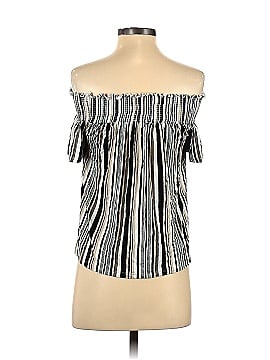 Kendall & Kylie Short Sleeve Top (view 2)