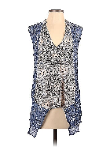 En Creme Sleeveless Blouse (view 1)