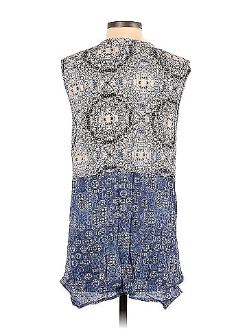 En Creme Sleeveless Blouse (view 2)