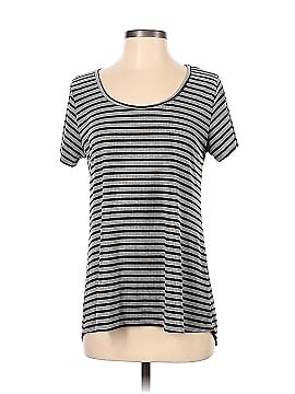 Lularoe Short Sleeve T-Shirt (view 1)