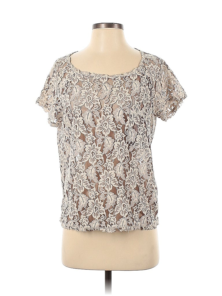 Click to view more detailed imagery on our partner's website Pre-owned Bb Dakota Short Sleeve Top Ivory Scoop Neck Tops In White