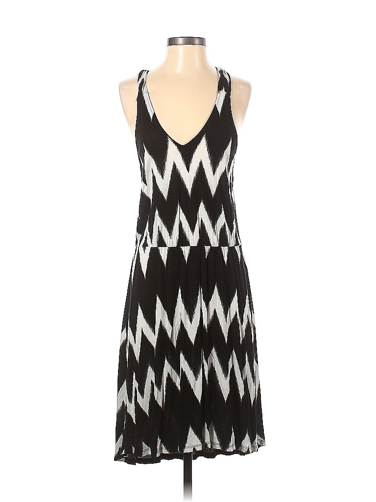 Click to view more detailed imagery on our partner's website Pre-owned H&m Casual Dress In Black