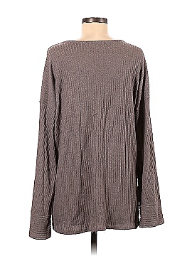 Mod On Trend Long Sleeve Top (view 2)