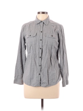 Croft & Barrow Long Sleeve Button-Down Shirt (view 1)