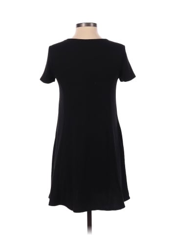 Urban Outfitters Casual Dress (view 2)
