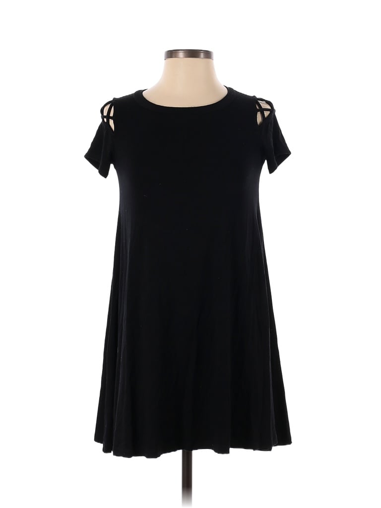 Click to view more detailed imagery on our partner's website Pre-owned Lulus Casual Dress In Black
