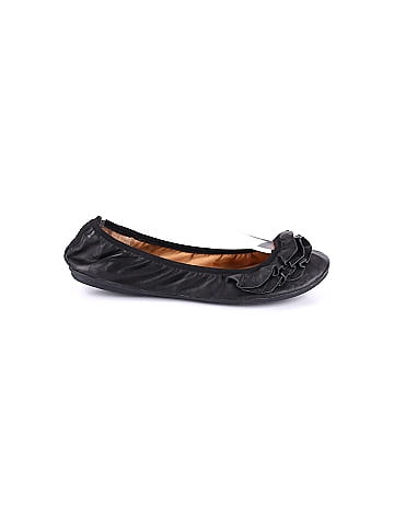 Report black sale flats