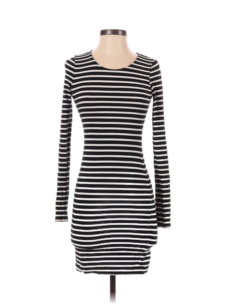 Pre-owned H&m Casual Dress In Black