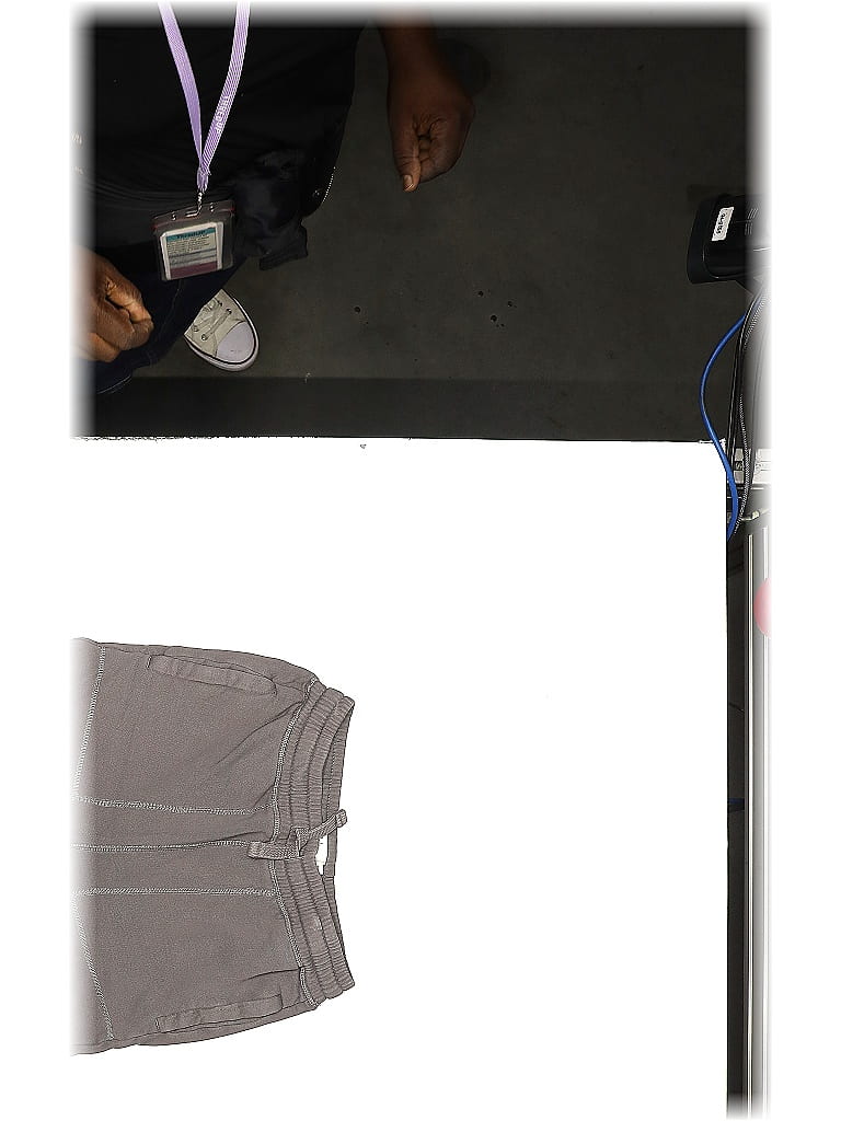 Click to view more detailed imagery on our partner's website Pre-owned Boden Shorts In Gray