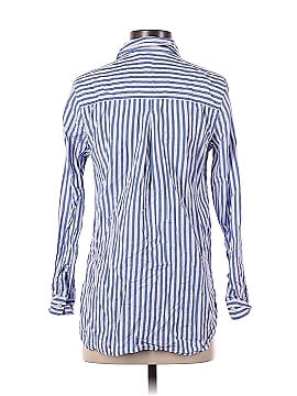 Old Navy Long Sleeve Button-Down Shirt (view 2)