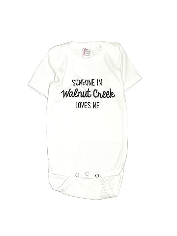 Laughing Giraffe Short Sleeve Onesie (view 1)