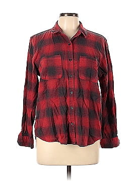 Universal Thread Long Sleeve Button-Down Shirt (view 1)